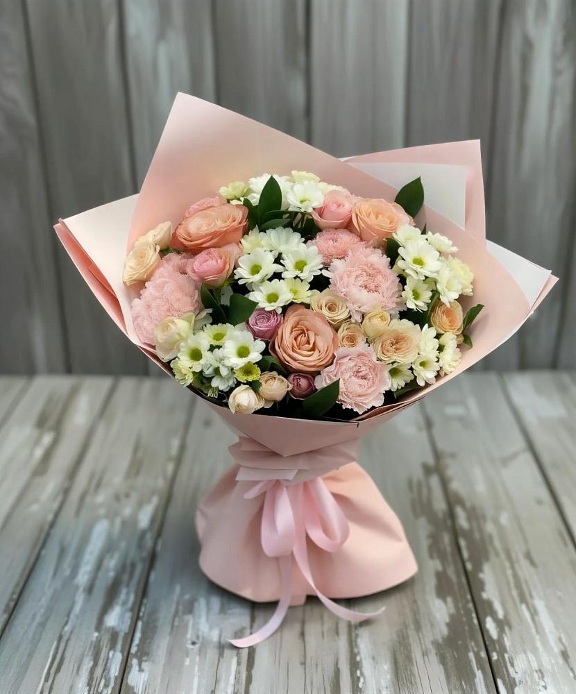 Букет цветов из: Гвоздики, Розы и Хризантемы в Сочи