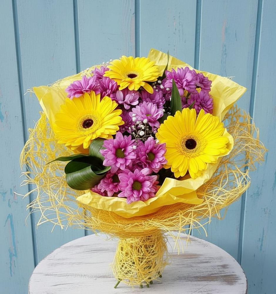 Букет цветов из: Хризантемы и Герберы в Сочи