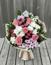Букет цветов из:  Альстромерии, Гвоздики, Розы и Хризантемы в Сочи