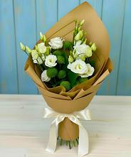 Букет цветов из:  Хризантемы и Лизиантусы в Сочи