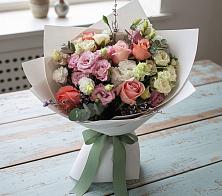 Букет цветов из:  Розы, Лизиантусы и Гвоздики #REPLACE_PRED# Сочи