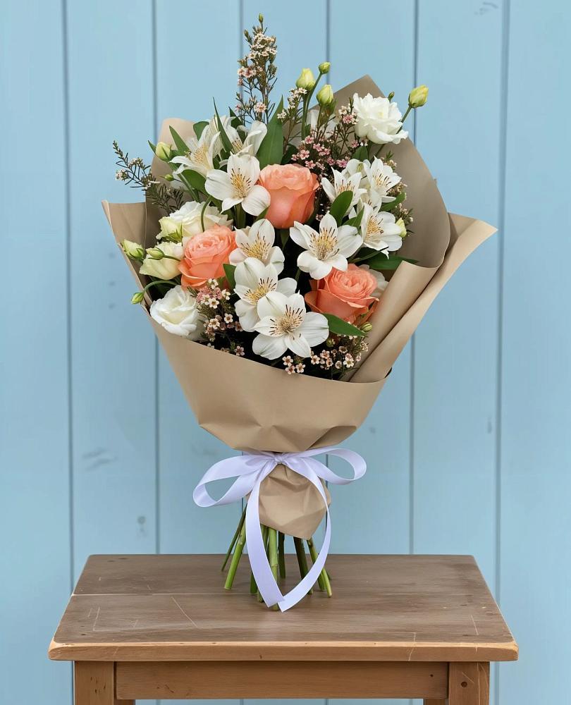 Букет яркий комплимент в Сочи Букет цветов из: Альстромерии, Лизиантусы, Розы и Хризантемы в Сочи